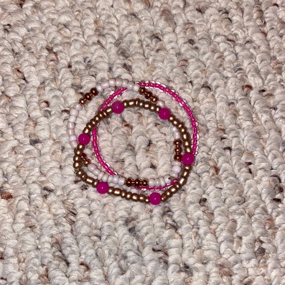 Set of 3 pink bracelets 💓